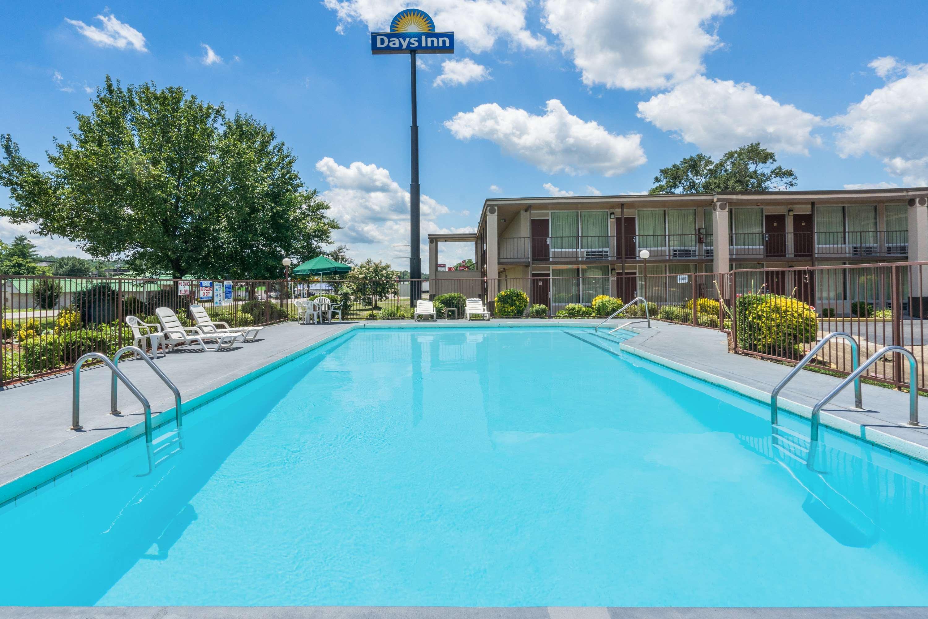 Days Inn By Wyndham Hurricane Mills Екстер'єр фото